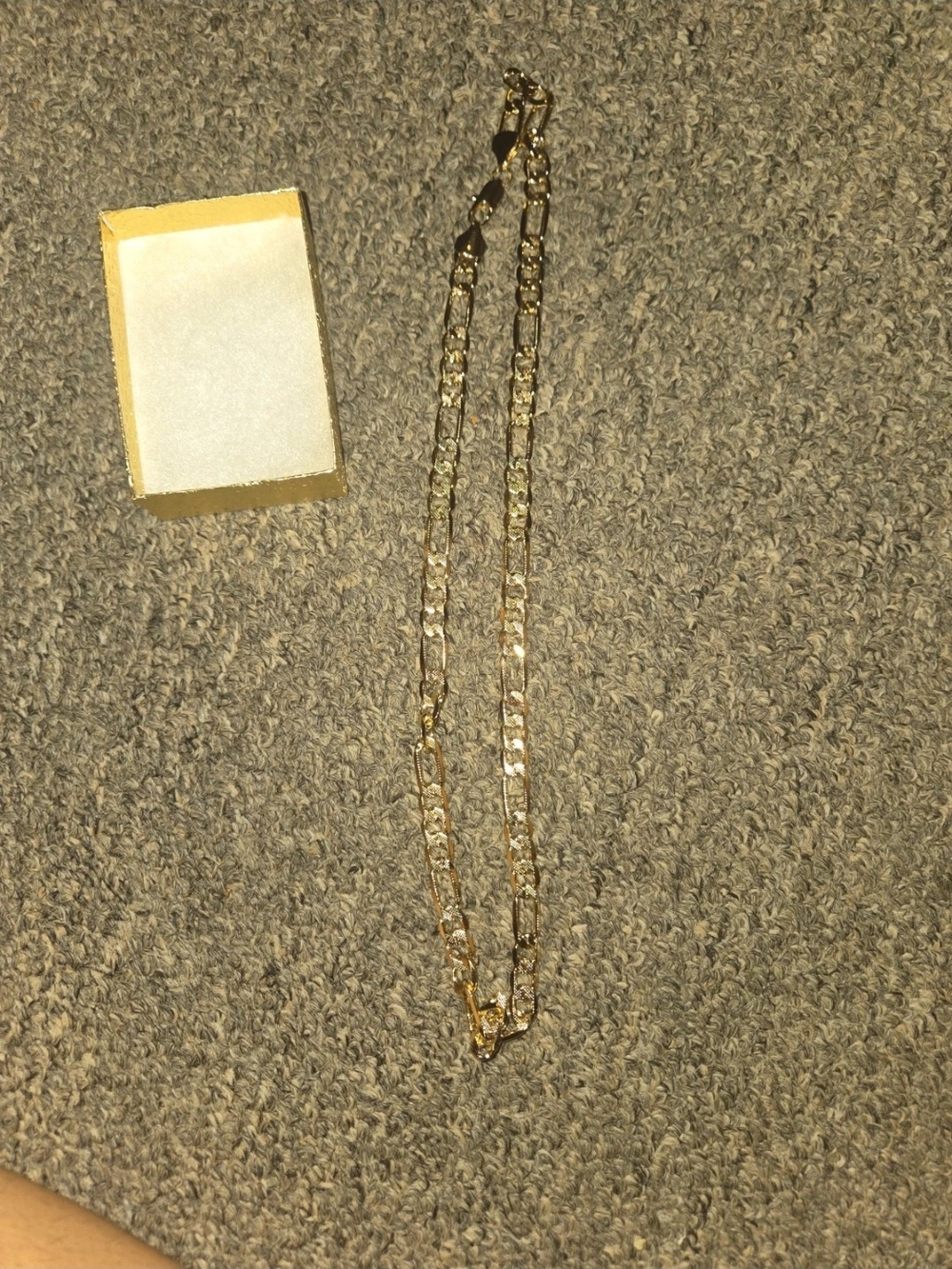 Elegant Gold-Tone Link Necklace - Unisex Jewelry STAINLESS STEEL NO TARNISHING